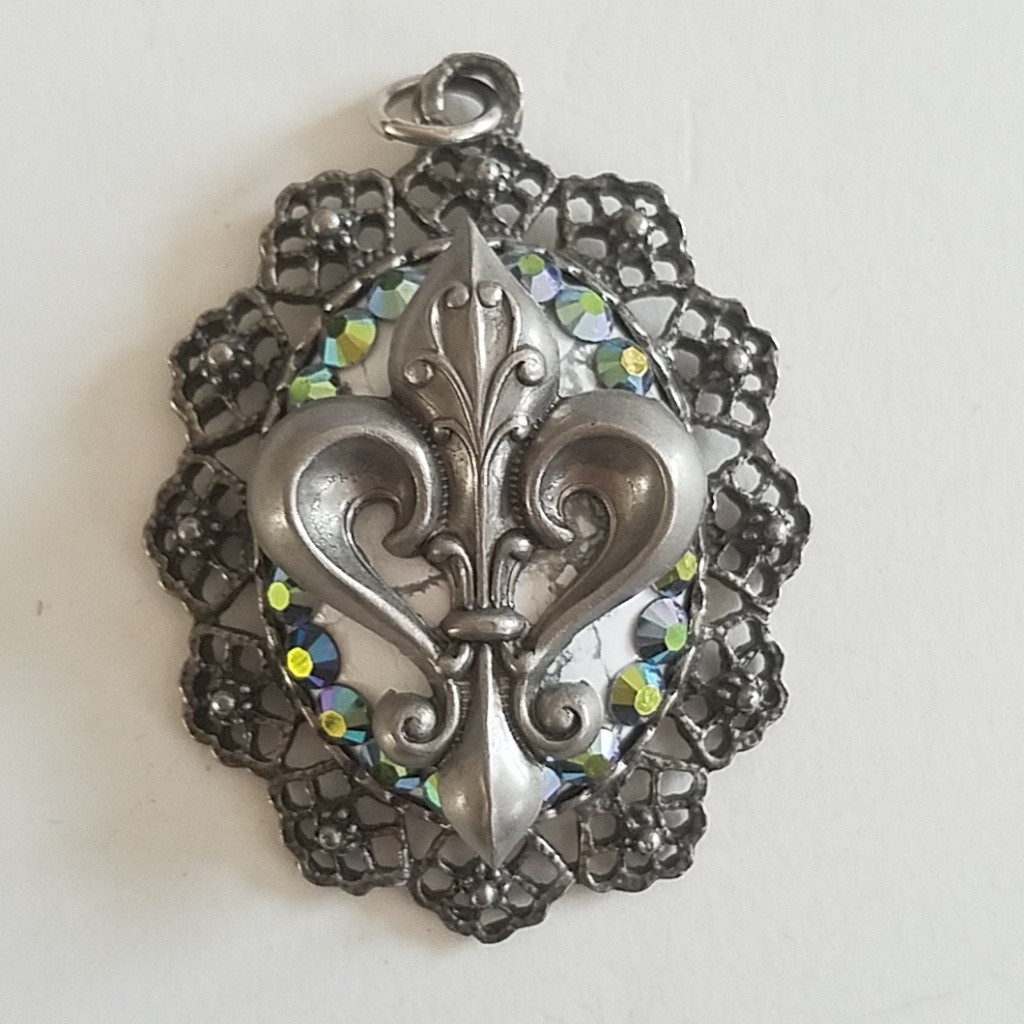 Swarovski Rhinestone Fleur Necklace Iridis